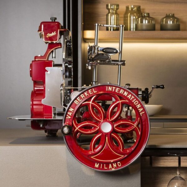 Affettatrice volano manuale rossa con piedistallo Berkel B114 - Arredo  Piscopo